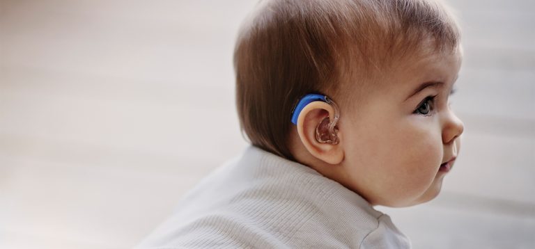 تشخیص و درمان زودهنگام کم شنوایی در کودکان